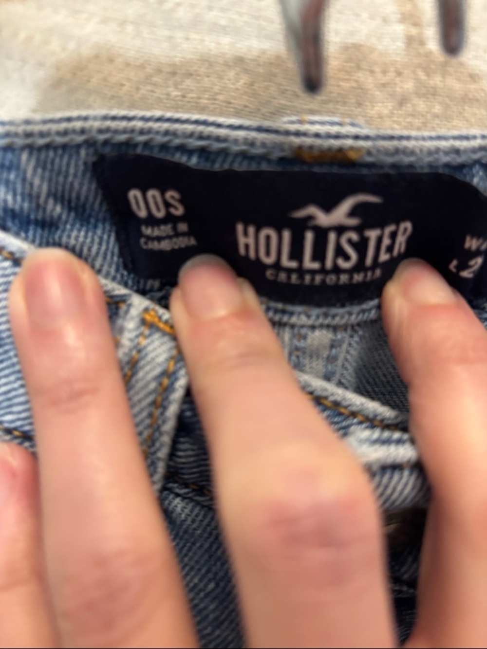Hollister High-Rise Slim Straight Jeans in Light Wash Blue - Picture 2 of 6